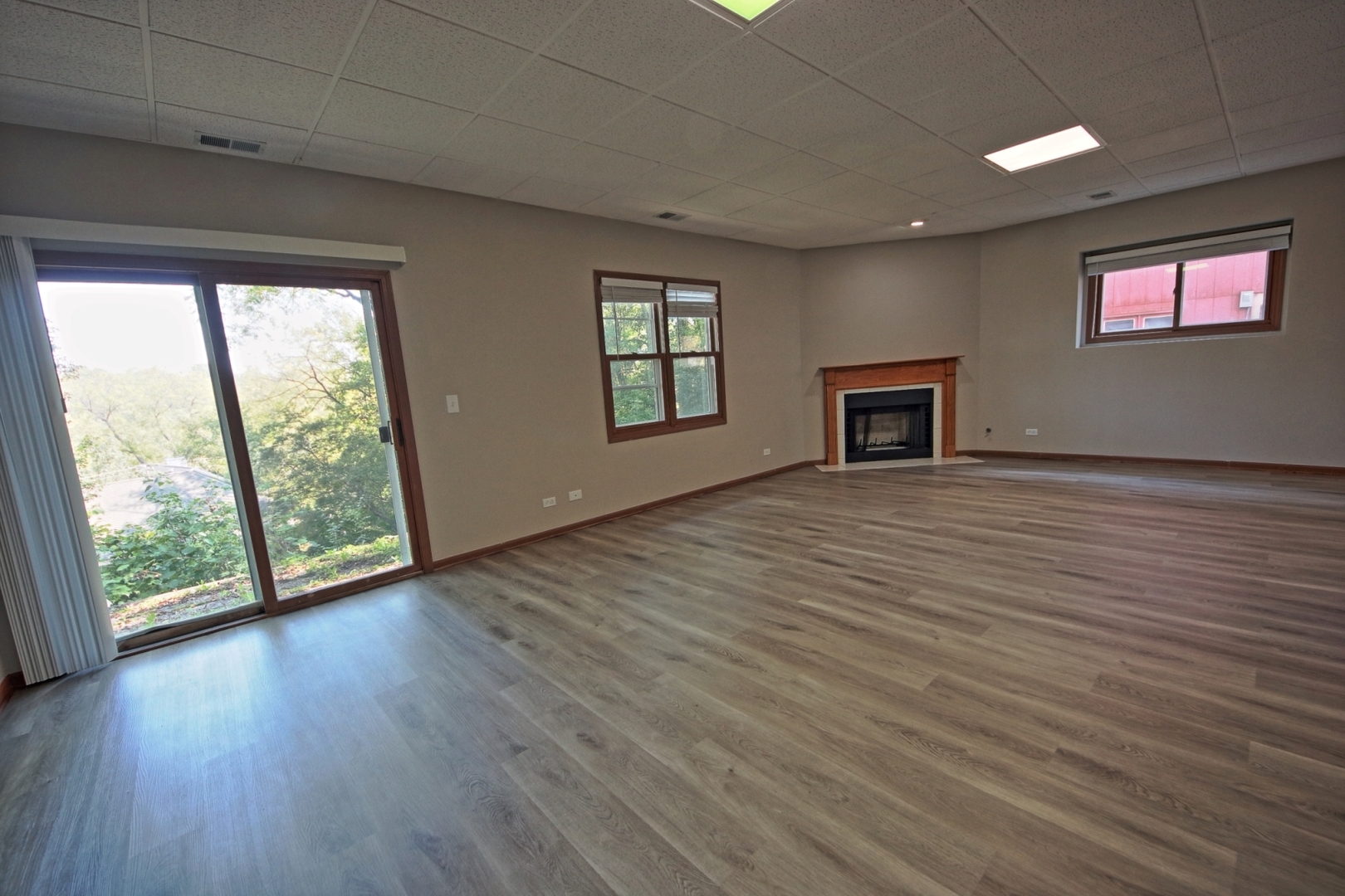 20 Echo Hill, Lake In The Hills, IL 60156