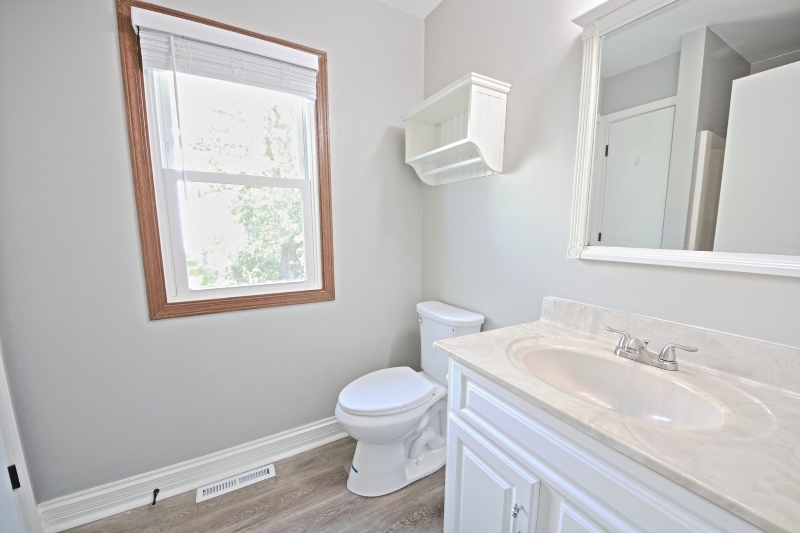 20 Echo Hill, Lake In The Hills, IL 60156