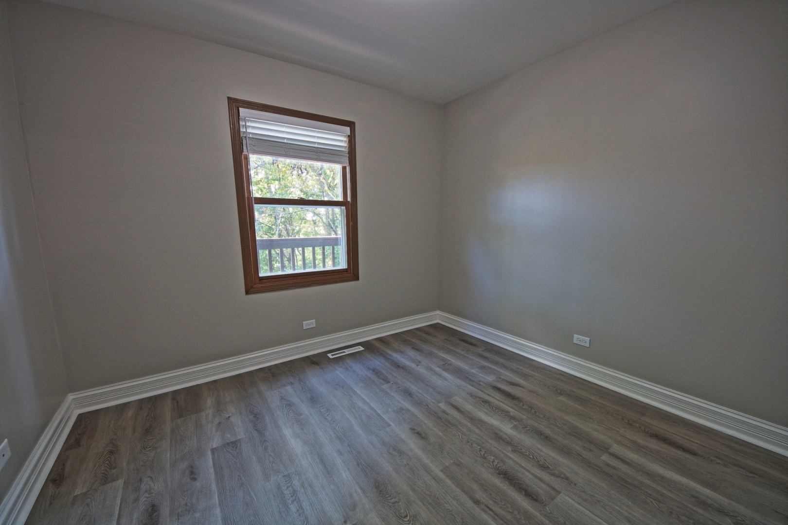 20 Echo Hill, Lake In The Hills, IL 60156