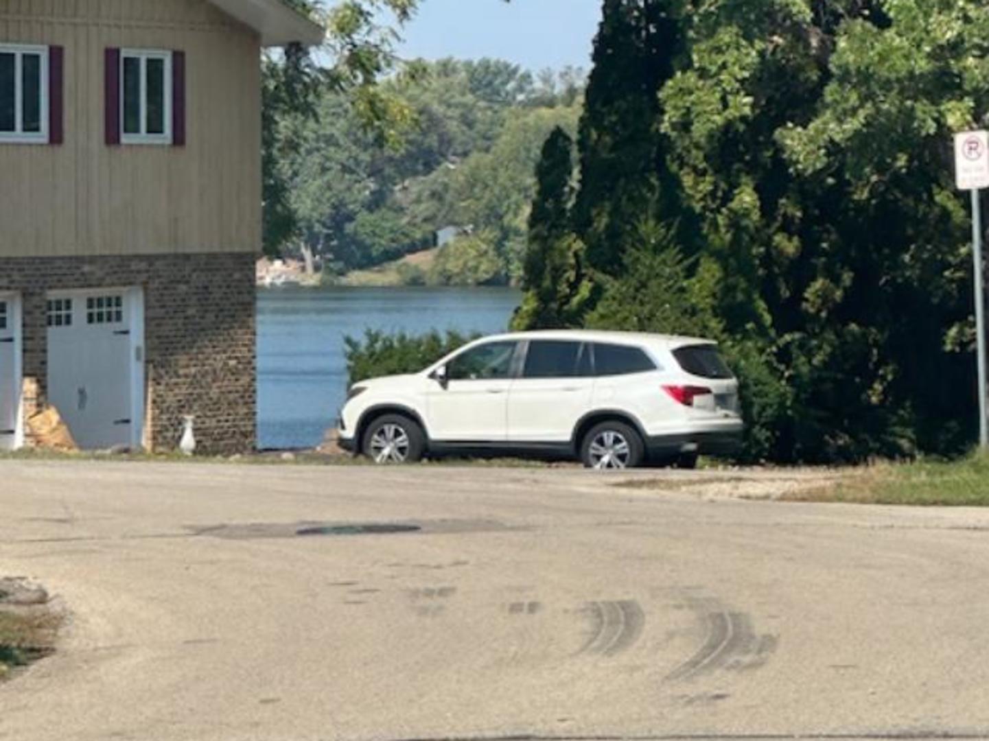 20 Echo Hill, Lake In The Hills, IL 60156