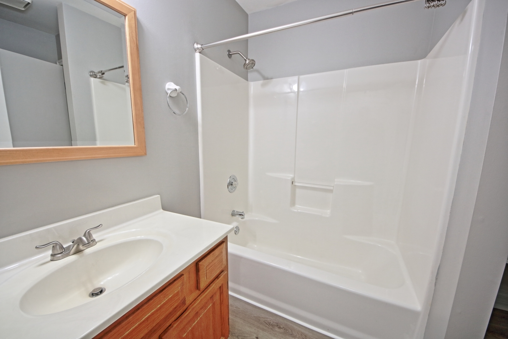 20 Echo Hill, Lake In The Hills, IL 60156