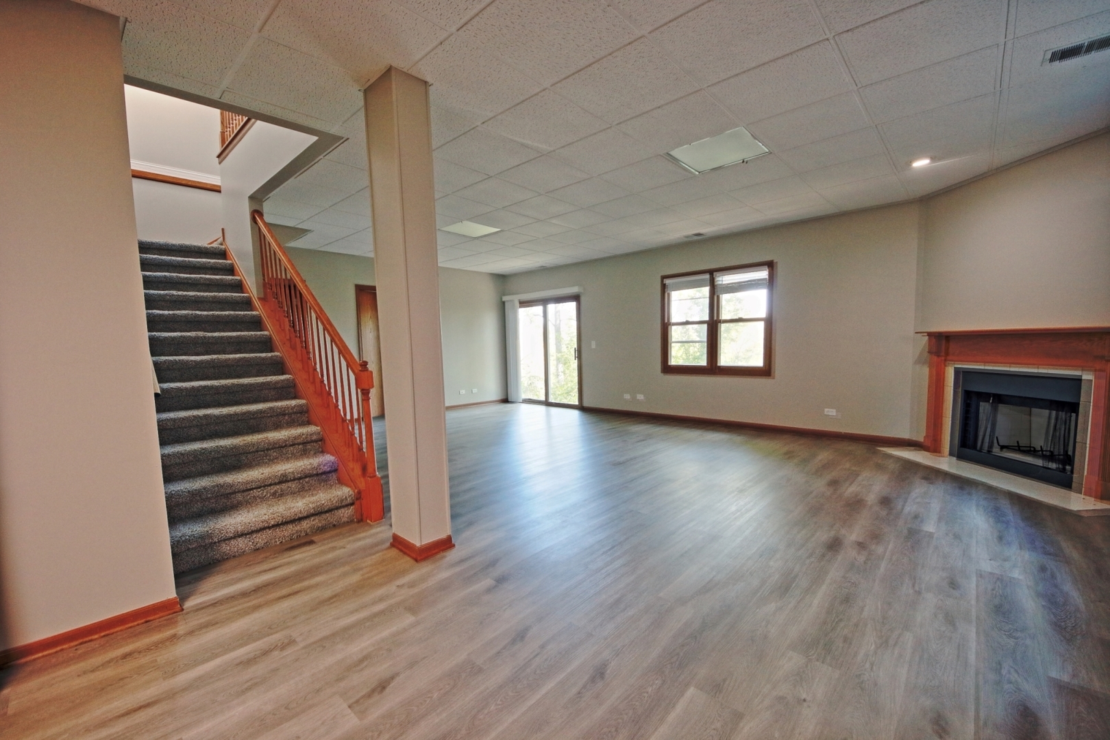 20 Echo Hill, Lake In The Hills, IL 60156