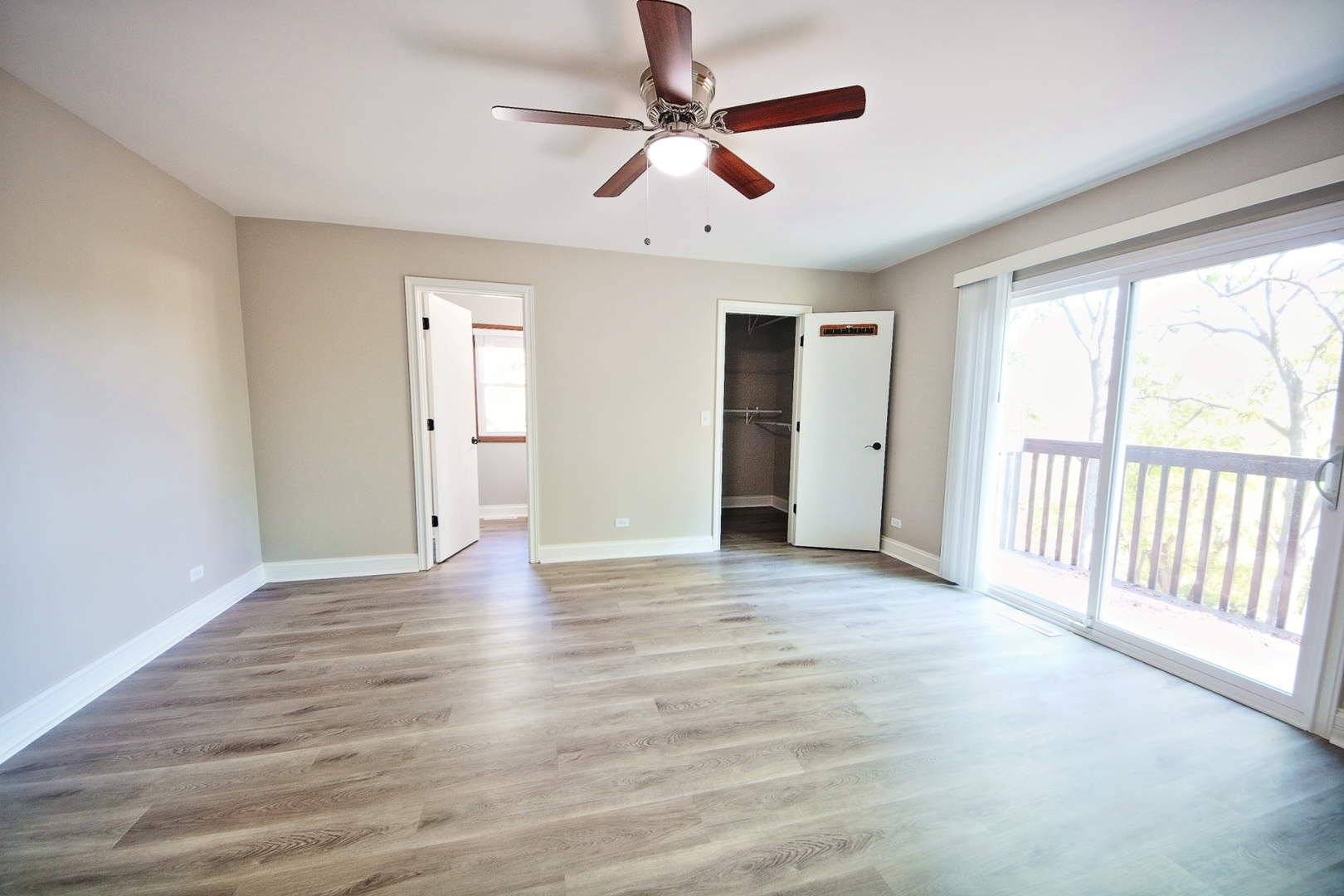 20 Echo Hill, Lake In The Hills, IL 60156