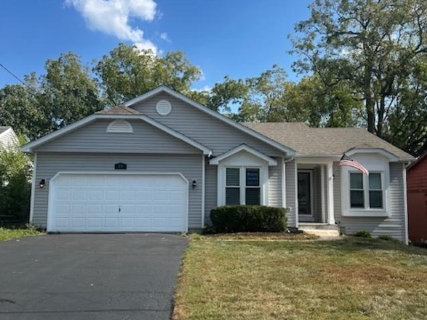 20 Echo Hill, Lake In The Hills, IL 60156