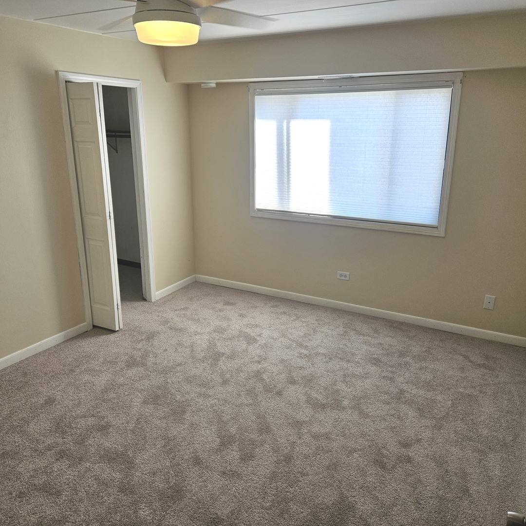 9051 S Roberts Road #102, Hickory Hills, IL 60457
