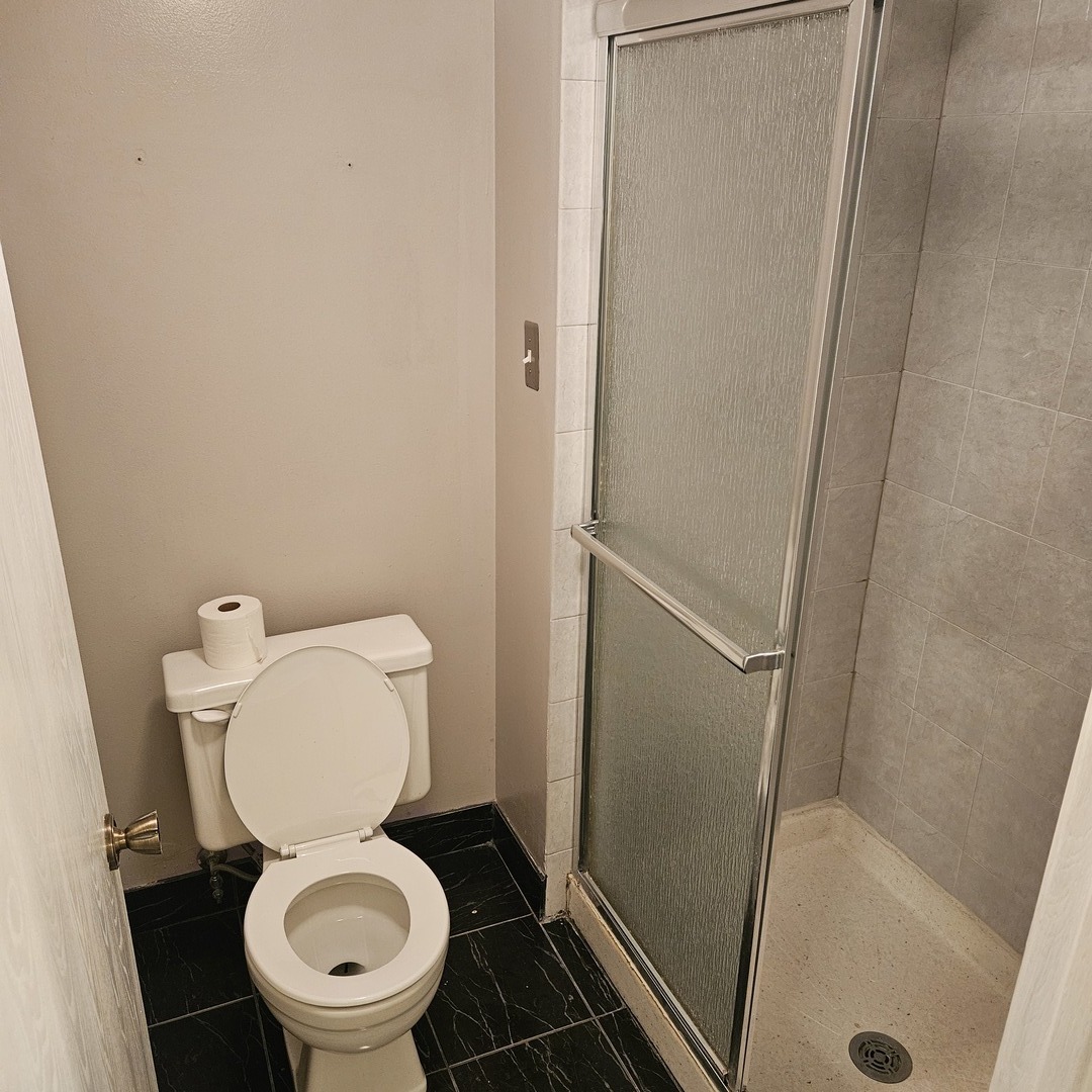 9051 S Roberts Road #102, Hickory Hills, IL 60457