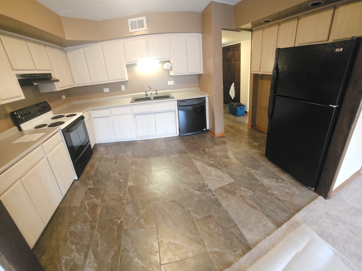 9051 S Roberts Road #102, Hickory Hills, IL 60457