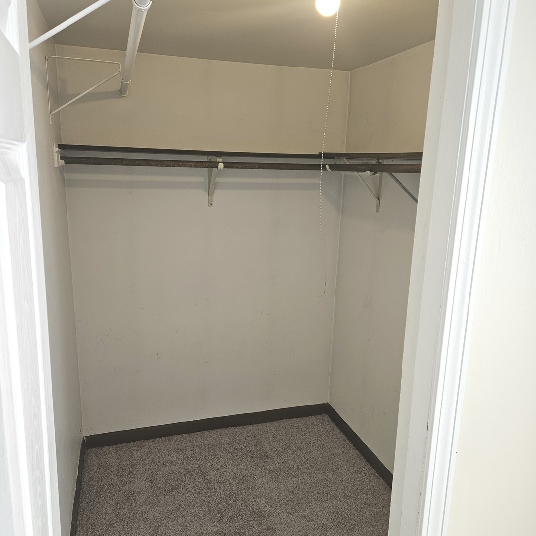 9051 S Roberts Road #102, Hickory Hills, IL 60457