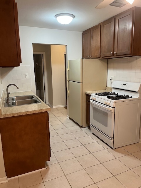 8974 Western Drive #205, Des Plaines, IL 60016