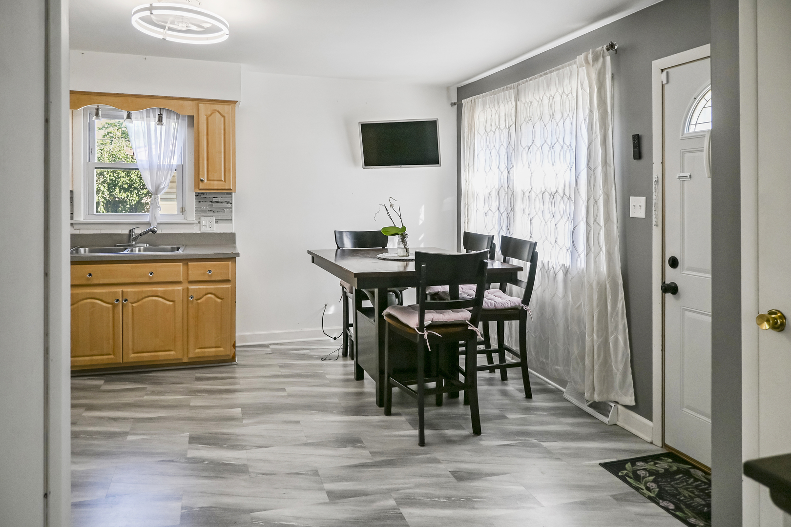 15115 Springfield Avenue, Midlothian, IL 60445