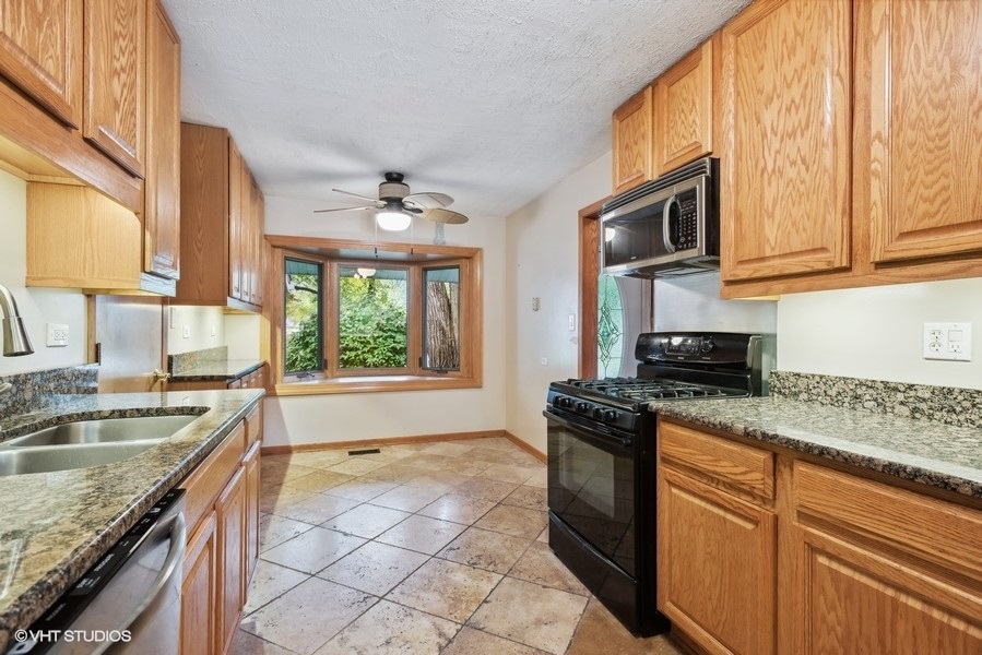 234 S CEDARCREST Drive, Schaumburg, IL 60193