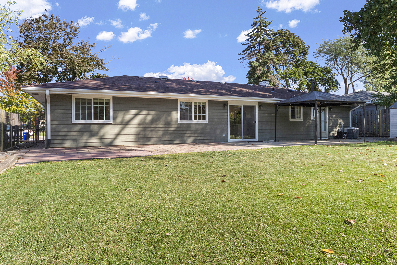908 Bridle Lane, Wheaton, IL 60187