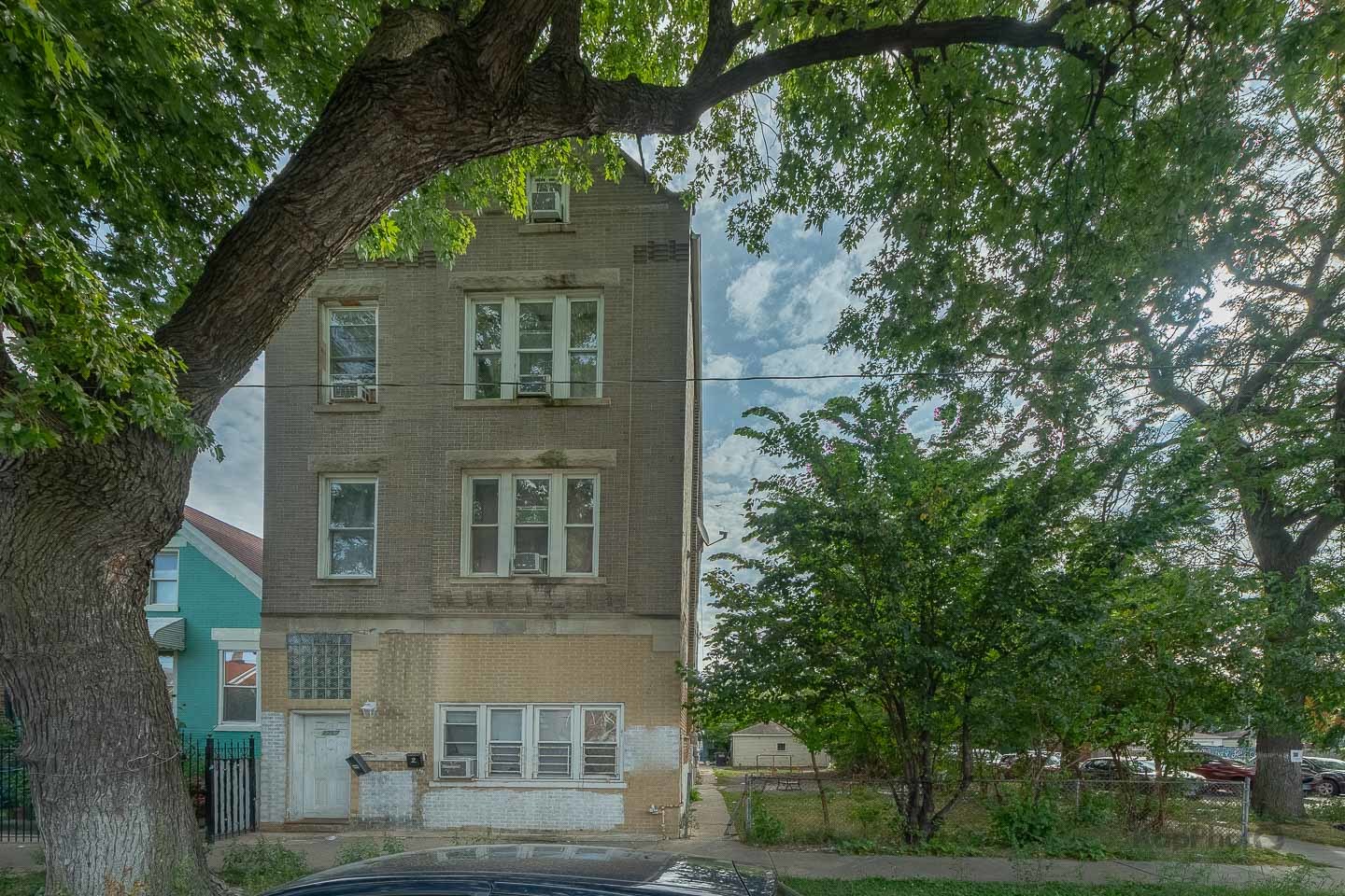 2757 S Homan Avenue, Chicago, IL 60623
