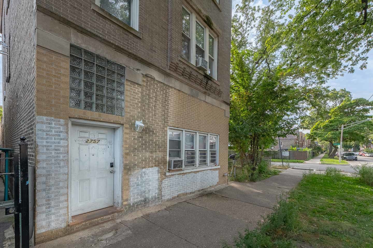2757 S Homan Avenue, Chicago, IL 60623