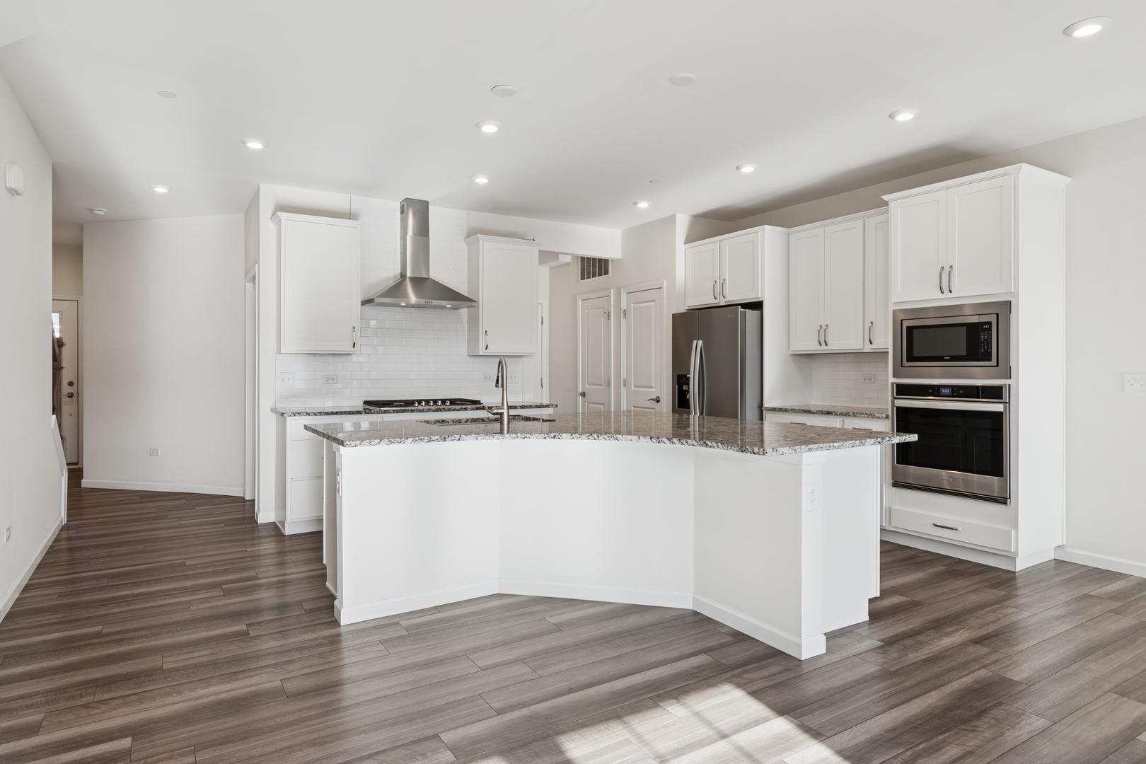 2206 Weatherbee Lane, Naperville, IL 60563