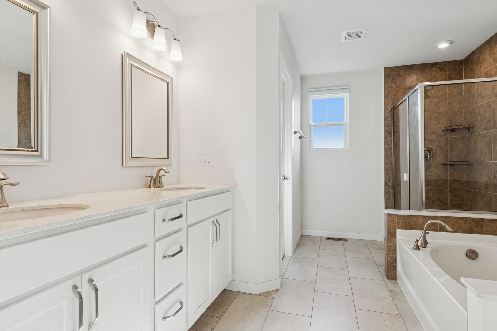 2206 Weatherbee Lane, Naperville, IL 60563