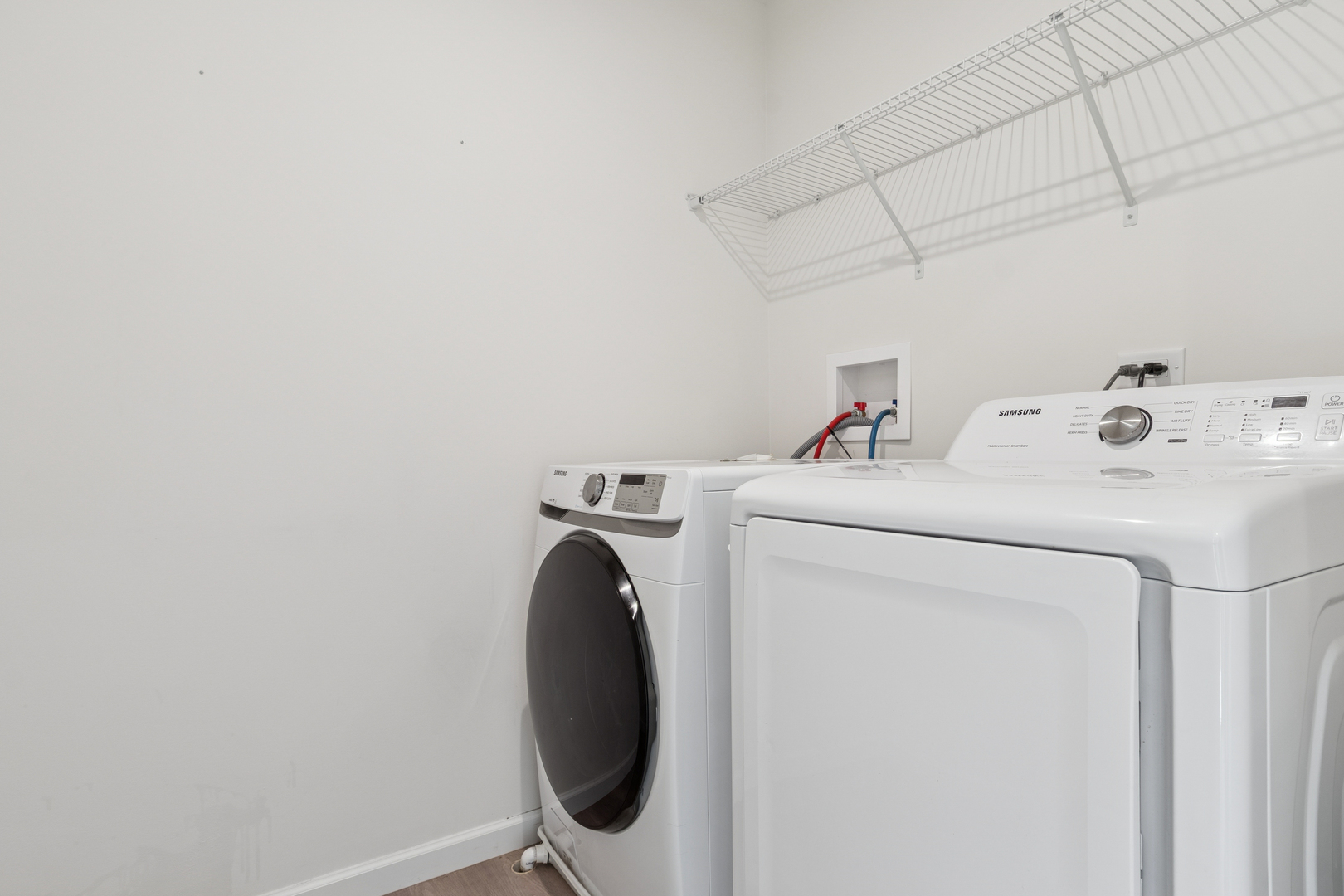 2206 Weatherbee Lane, Naperville, IL 60563