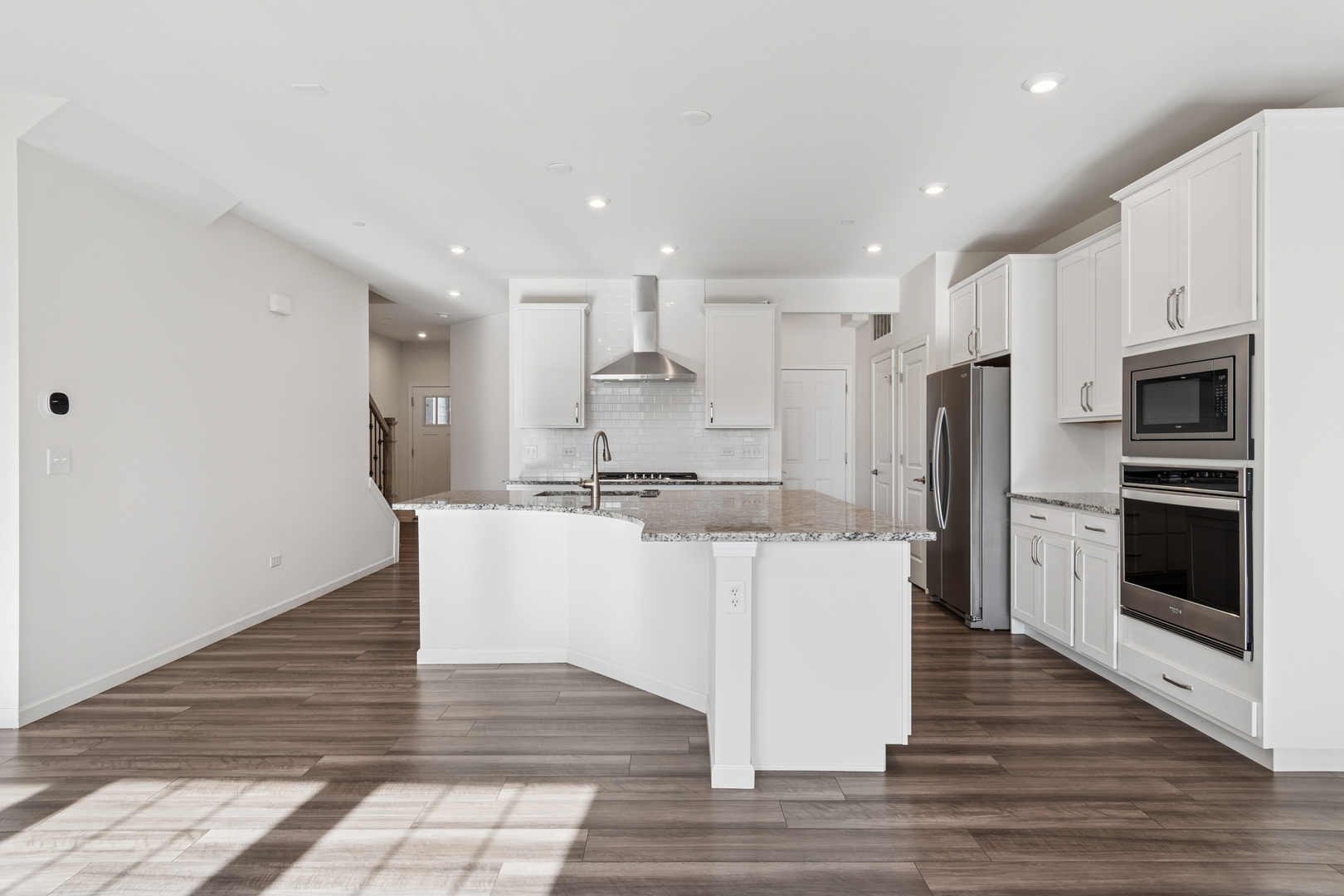 2206 Weatherbee Lane, Naperville, IL 60563