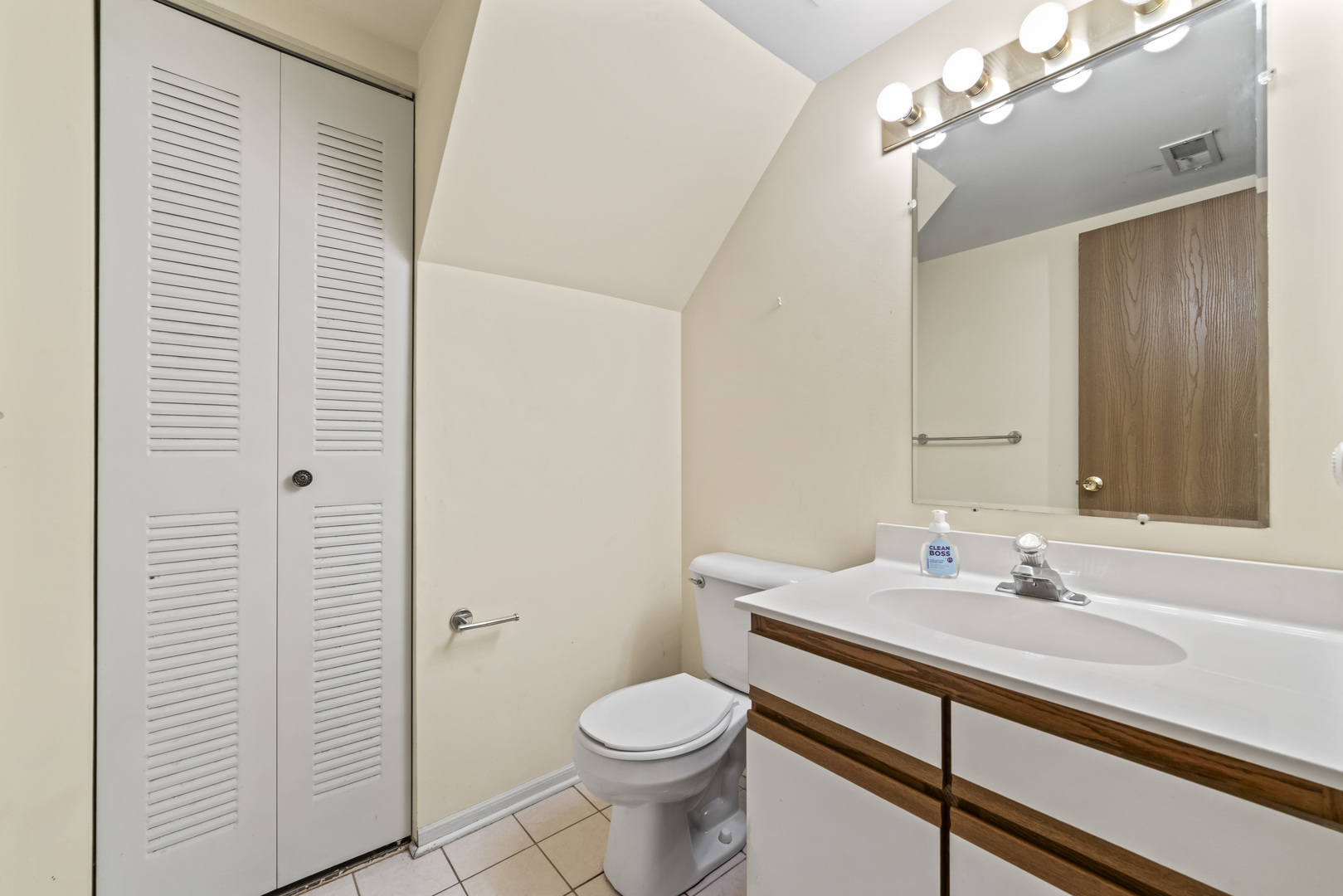 9298 Meadowview Drive, Orland Hills, IL 60487