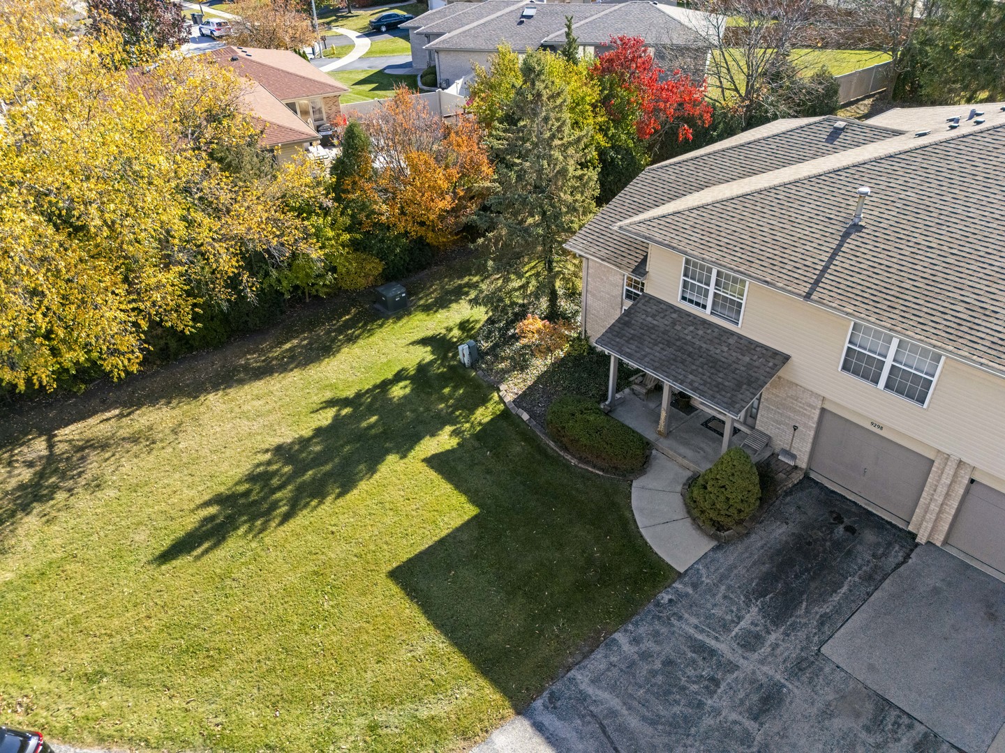 9298 Meadowview Drive, Orland Hills, IL 60487