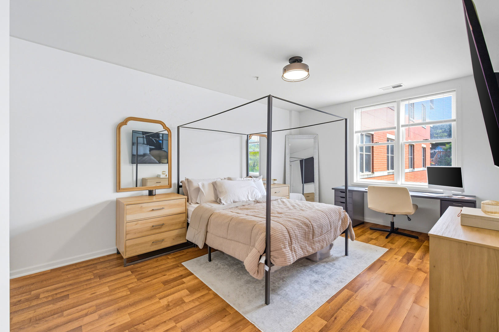 300 Village Circle #203, Willow Springs, IL 60480