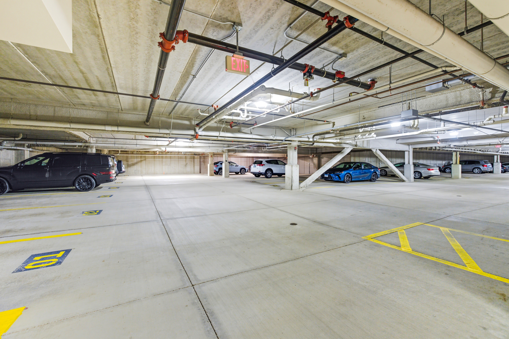 300 Village Circle #203, Willow Springs, IL 60480