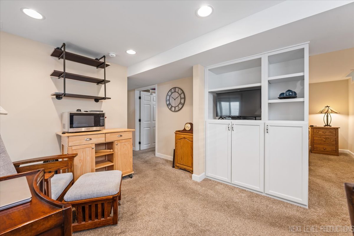 2167 Countryside Circle, Naperville, IL 60565