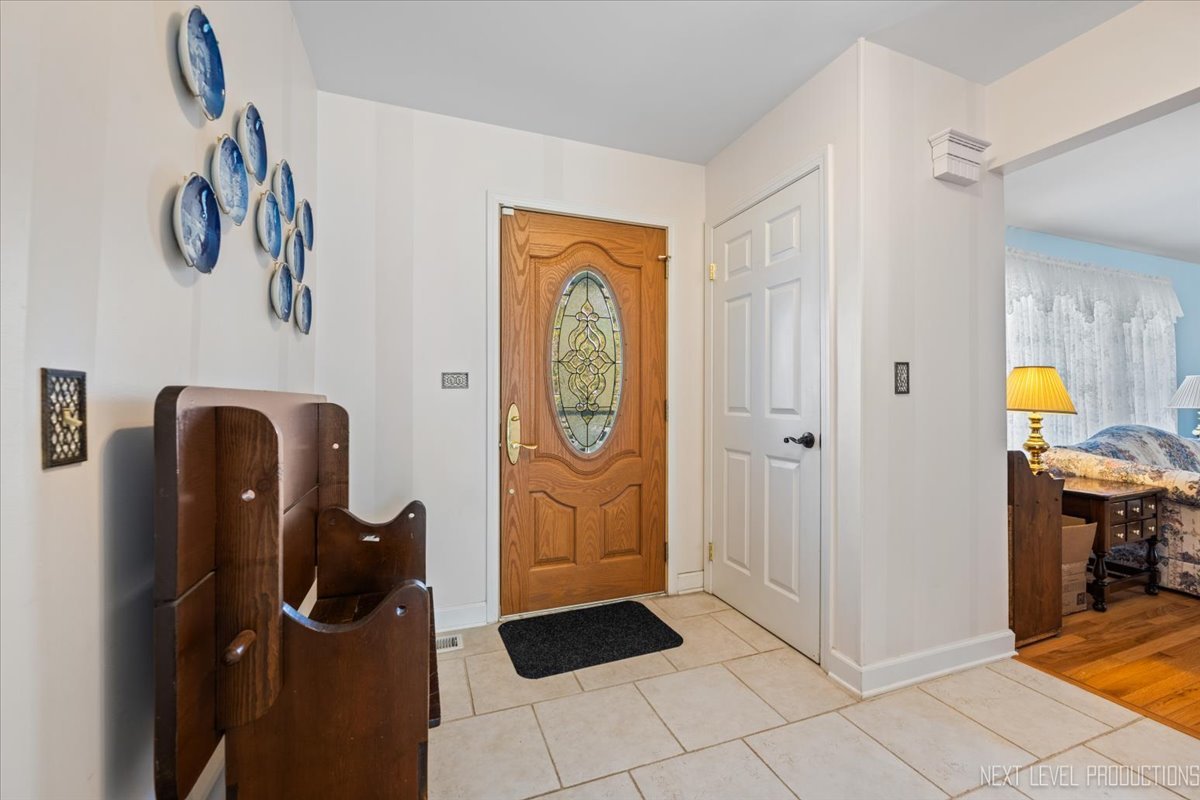 2167 Countryside Circle, Naperville, IL 60565