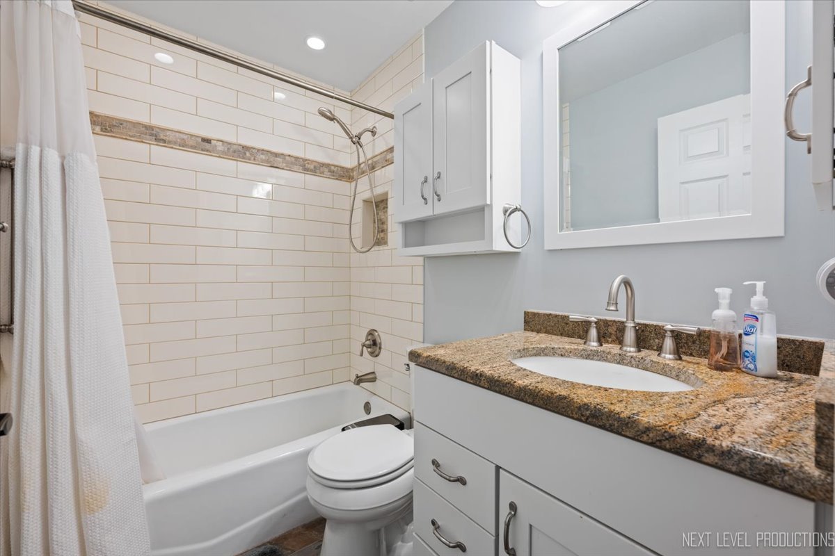 2167 Countryside Circle, Naperville, IL 60565