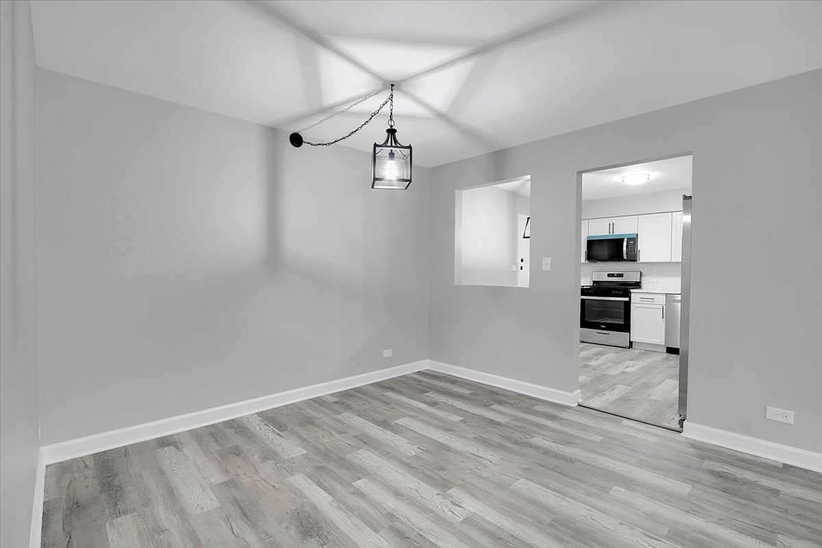 820 Oakton Street #2B, Evanston, IL 60202