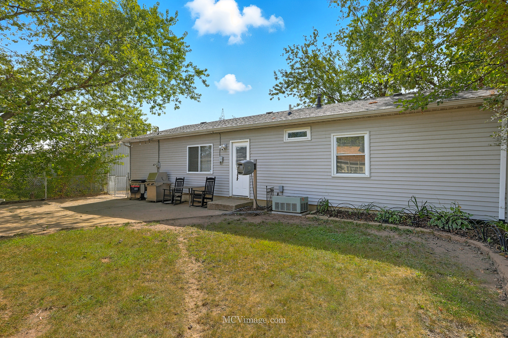 242 Tallman Avenue, Romeoville, IL 60446