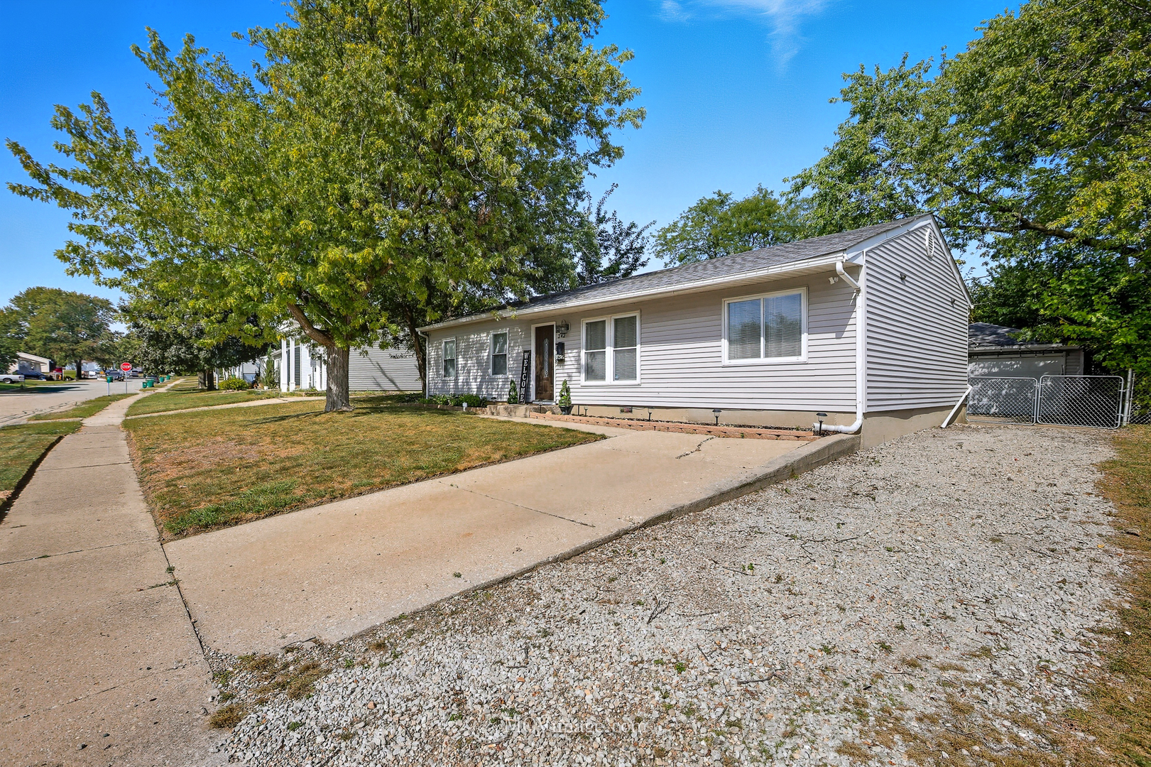 242 Tallman Avenue, Romeoville, IL 60446