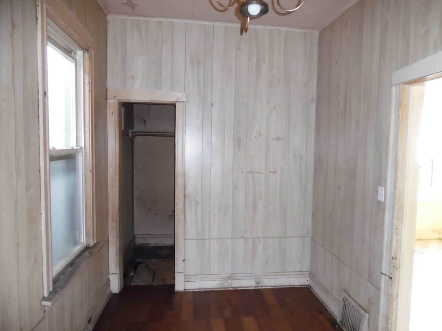 5605 S Justine Street, Chicago, IL 60636