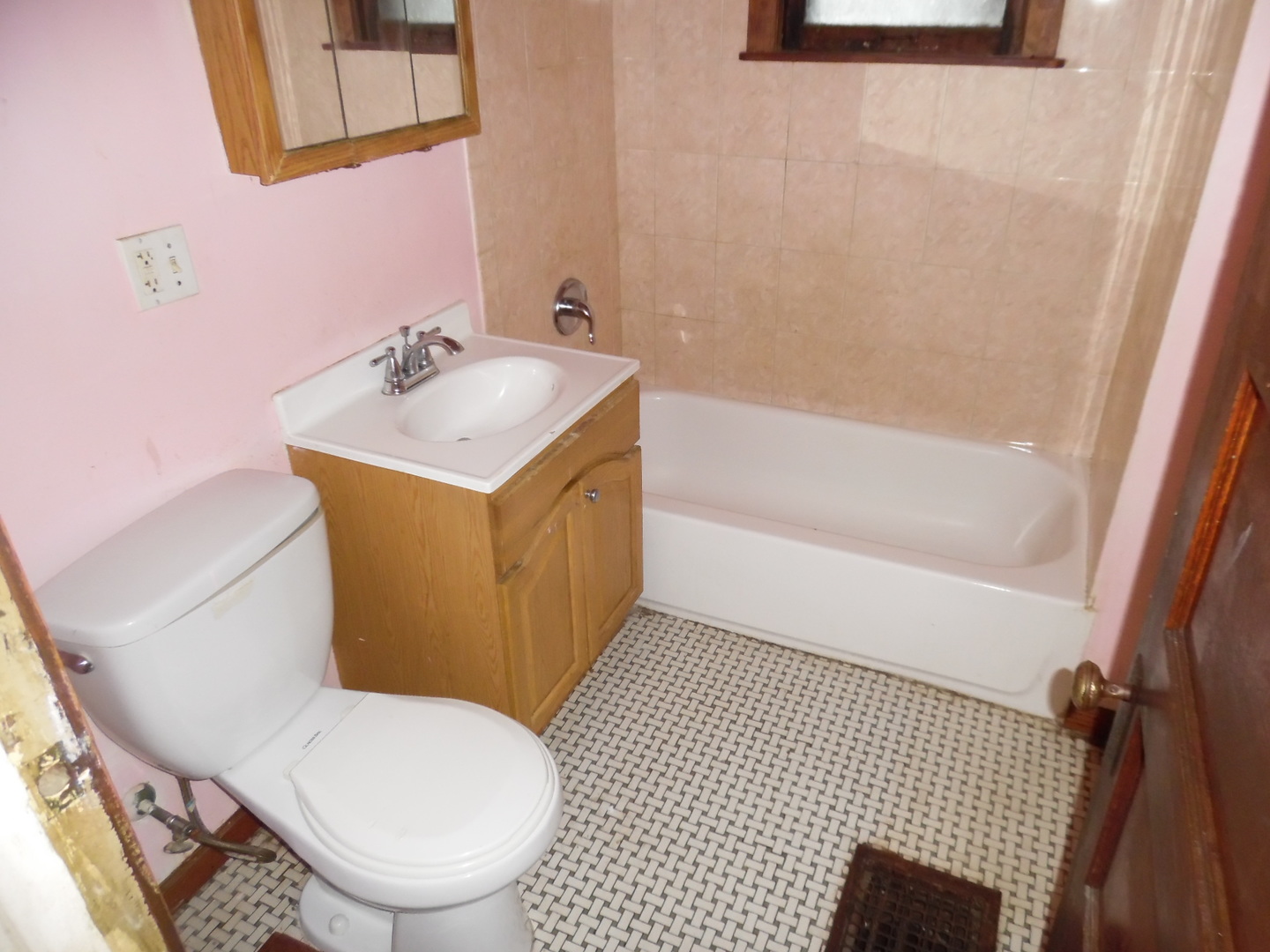 5605 S Justine Street, Chicago, IL 60636