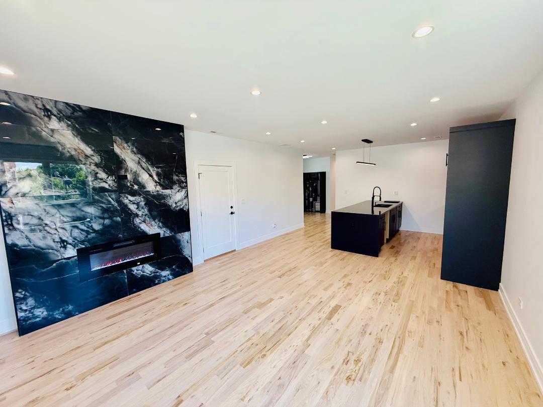 155 N La Crosse Avenue, Chicago, IL 60644