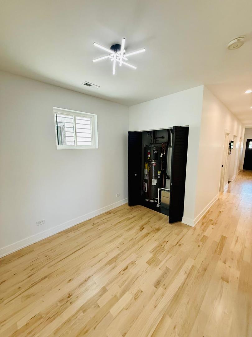 155 N La Crosse Avenue, Chicago, IL 60644