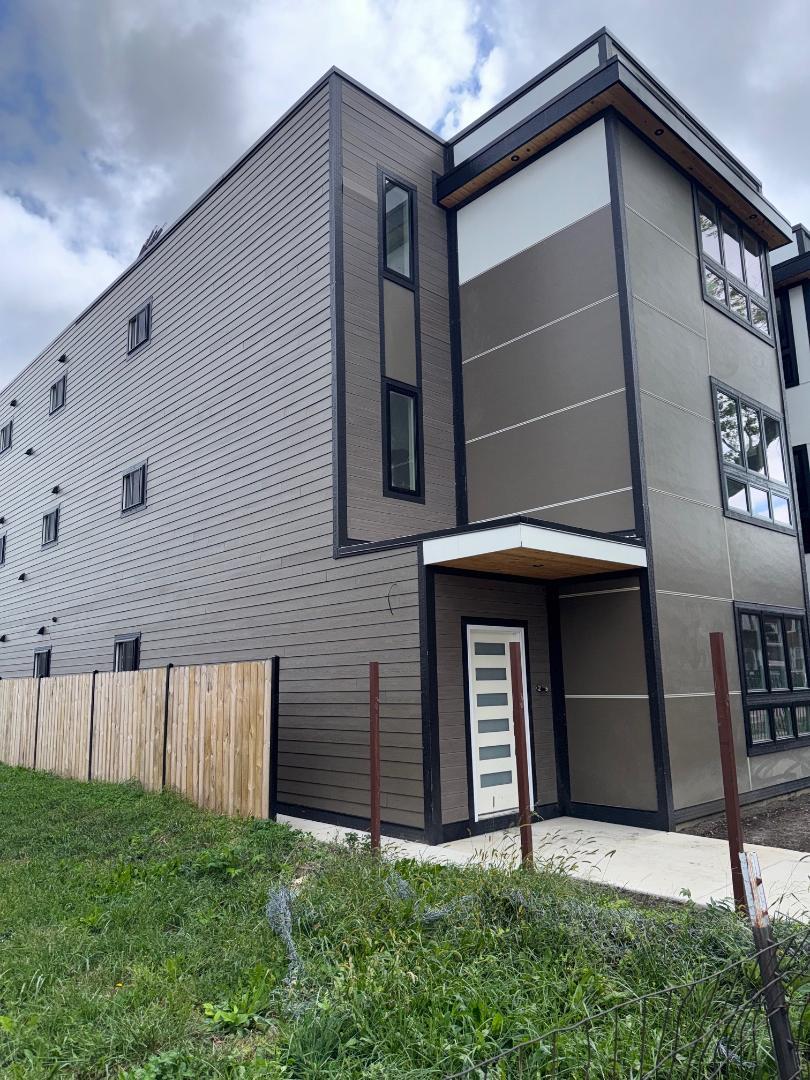 155 N La Crosse Avenue, Chicago, IL 60644