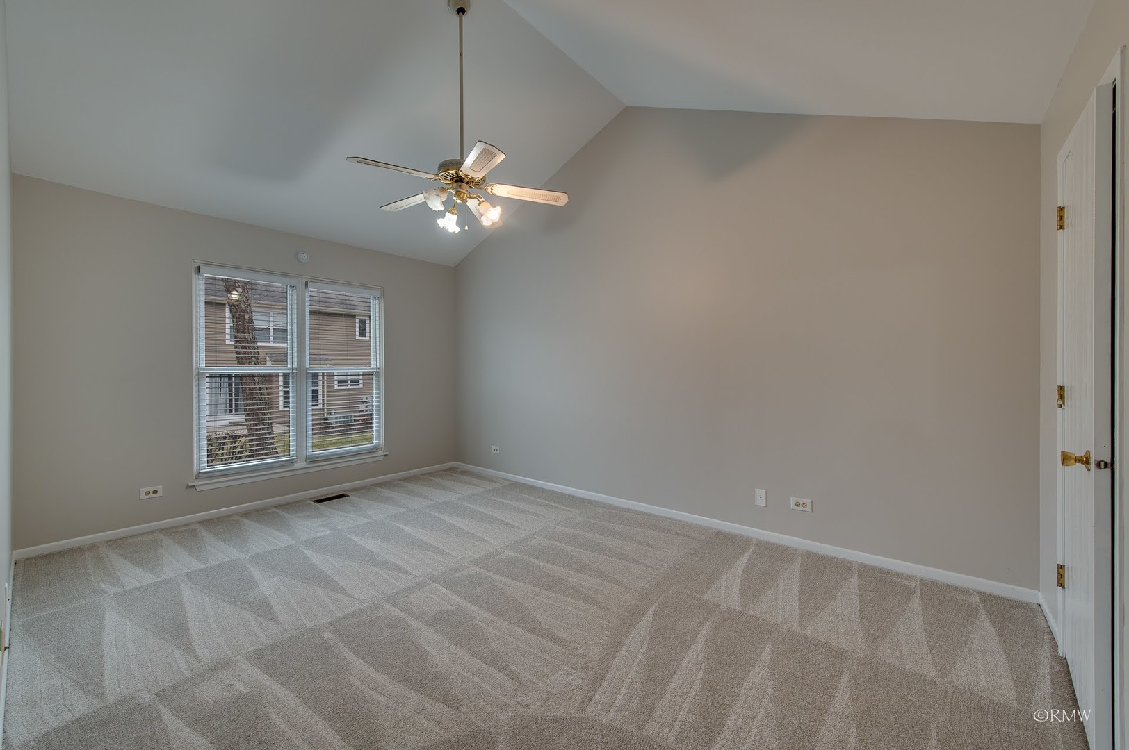 1080 Rockport Drive, Carol Stream, IL 60188