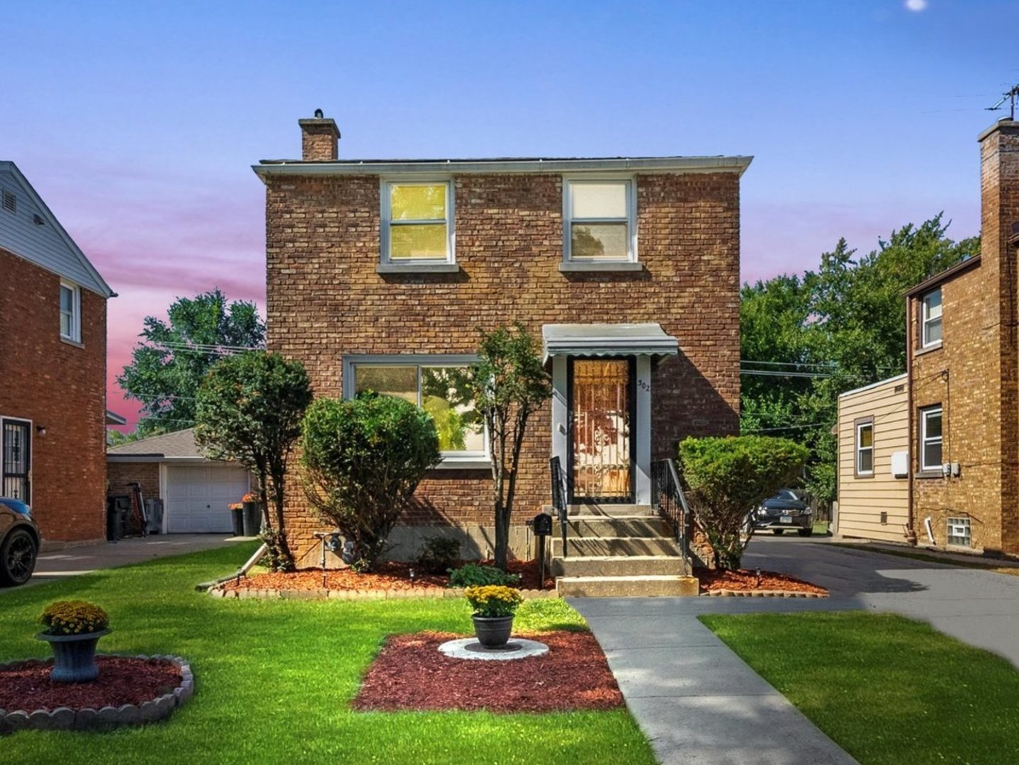 302 Rice Avenue, Bellwood, IL 60104