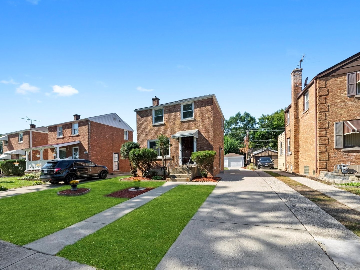302 Rice Avenue, Bellwood, IL 60104