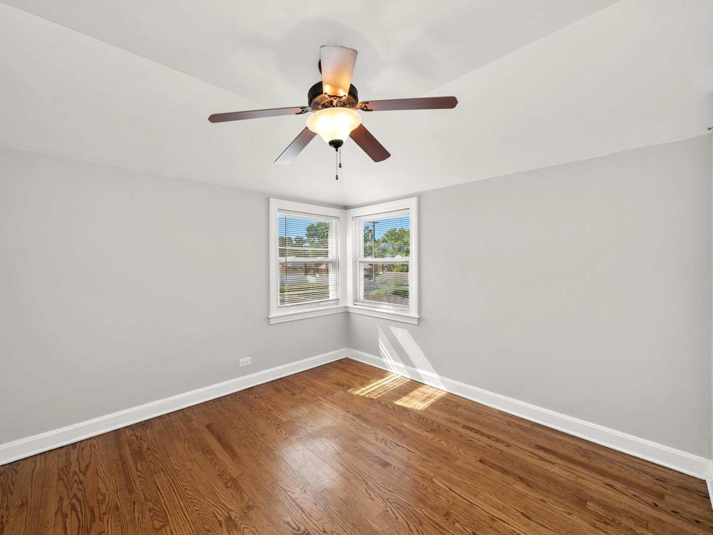 302 Rice Avenue, Bellwood, IL 60104