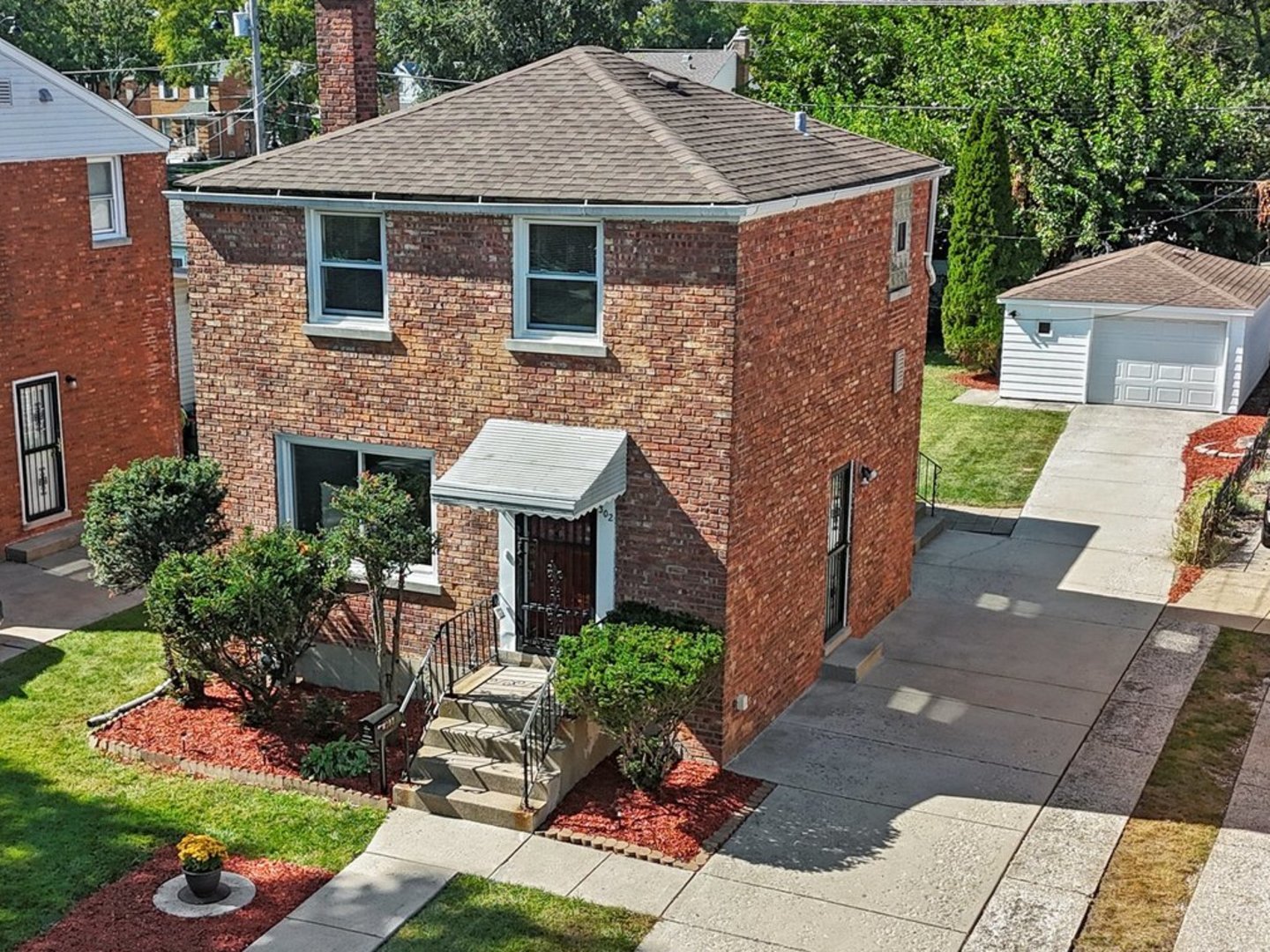 302 Rice Avenue, Bellwood, IL 60104
