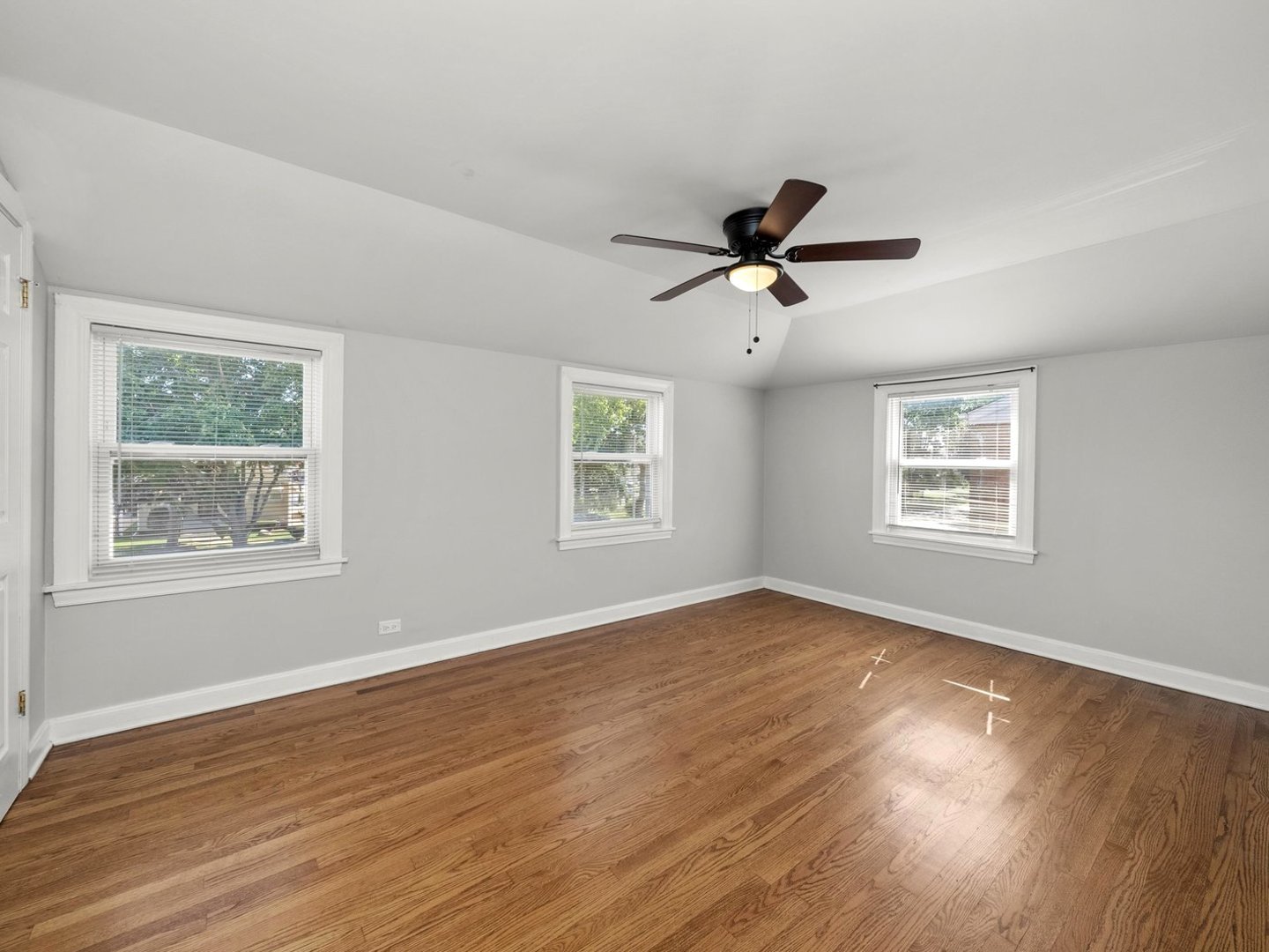 302 Rice Avenue, Bellwood, IL 60104