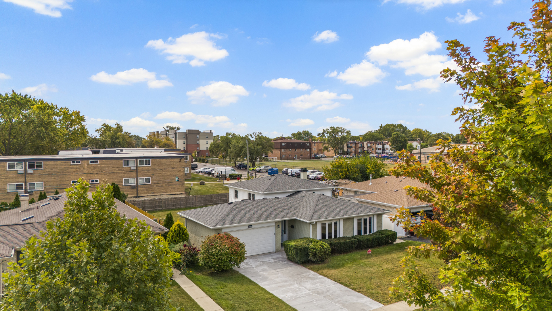 1813 W Pheasant Trail, Mount Prospect, IL 60056