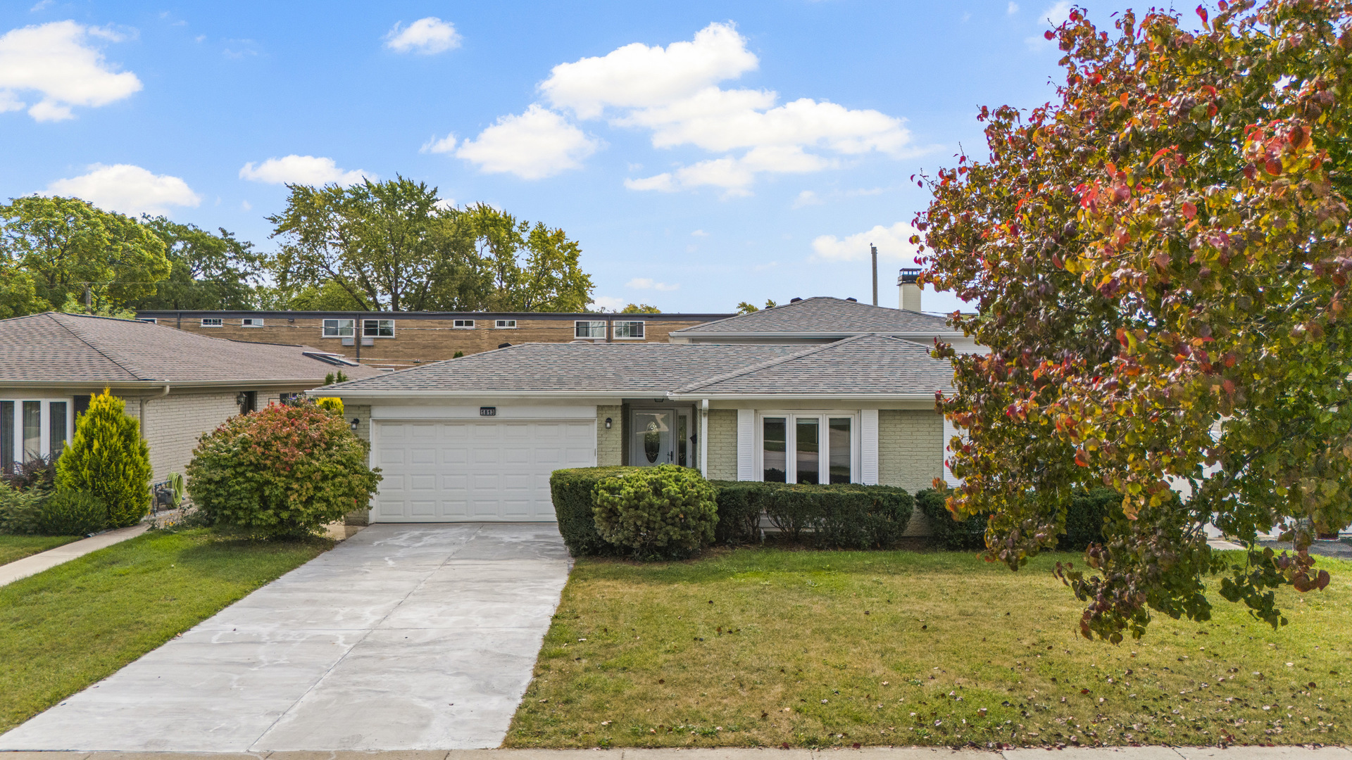 1813 W Pheasant Trail, Mount Prospect, IL 60056