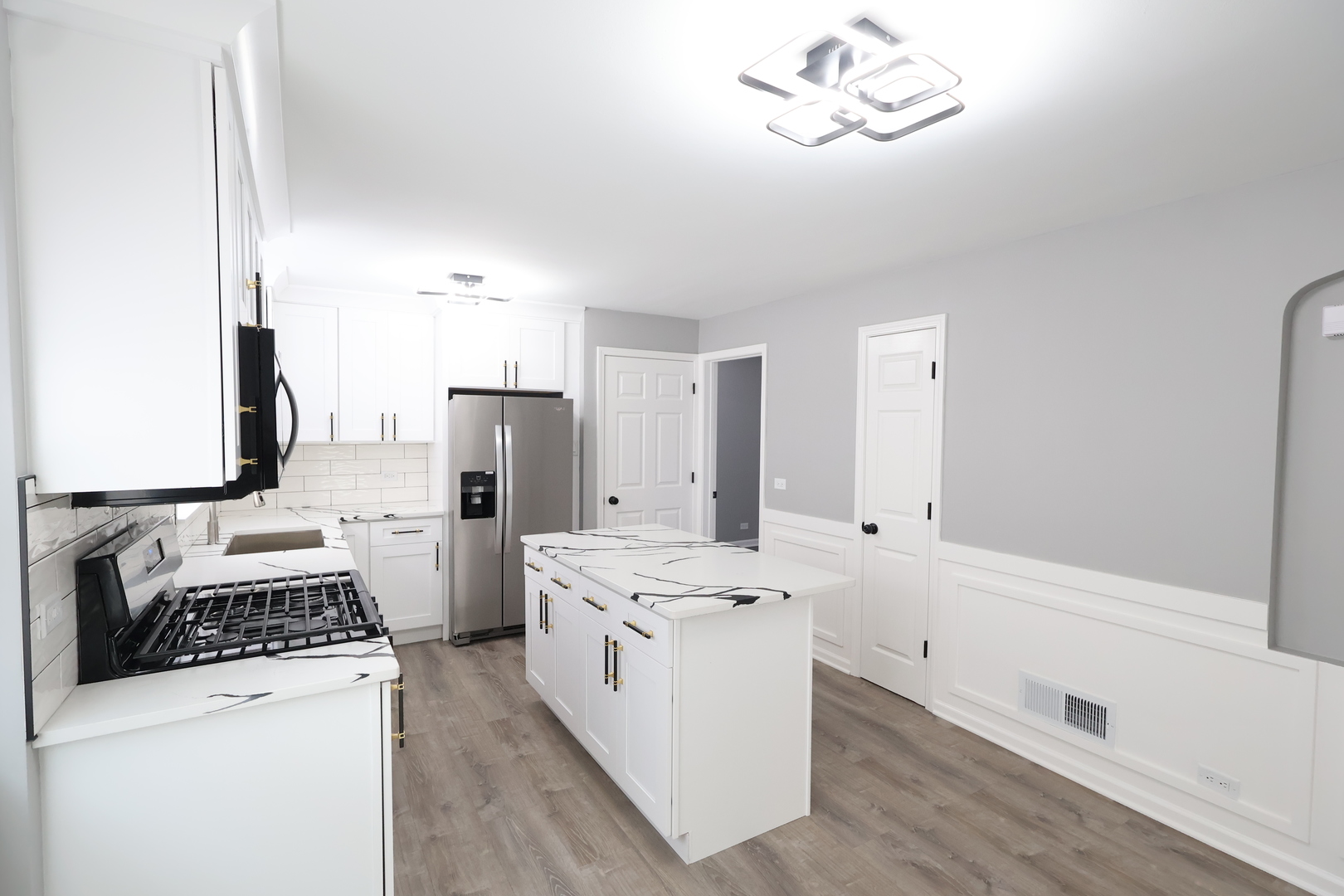 12420 S Aberdeen Street, Calumet Park, IL 60827