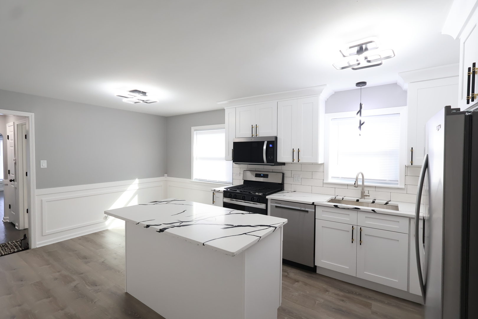 12420 S Aberdeen Street, Calumet Park, IL 60827