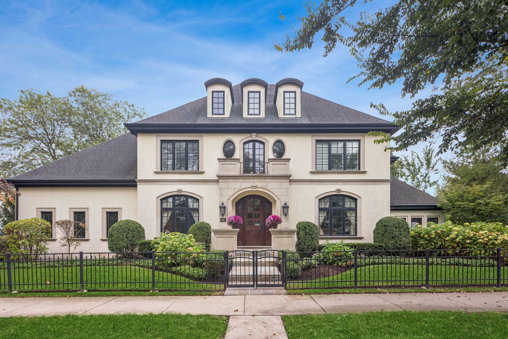 1300 W Maple Avenue, La Grange, IL 60525