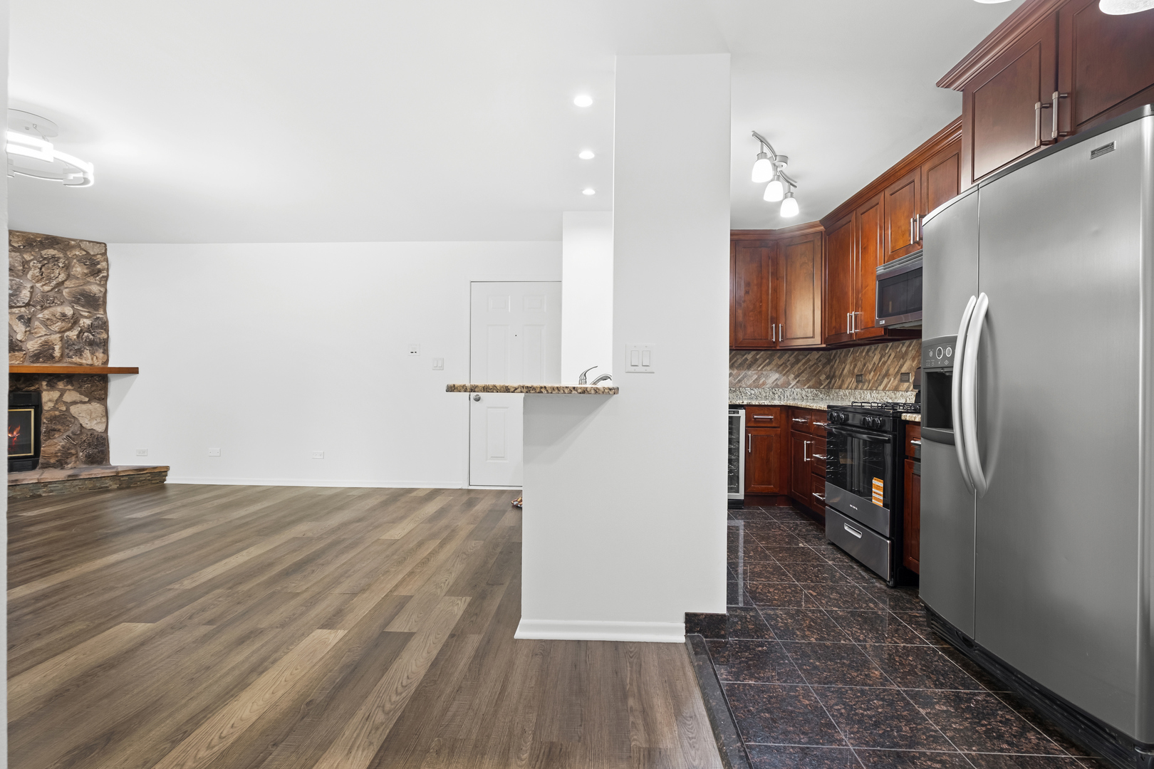 1414 N Sterling Avenue #202, Palatine, IL 60067