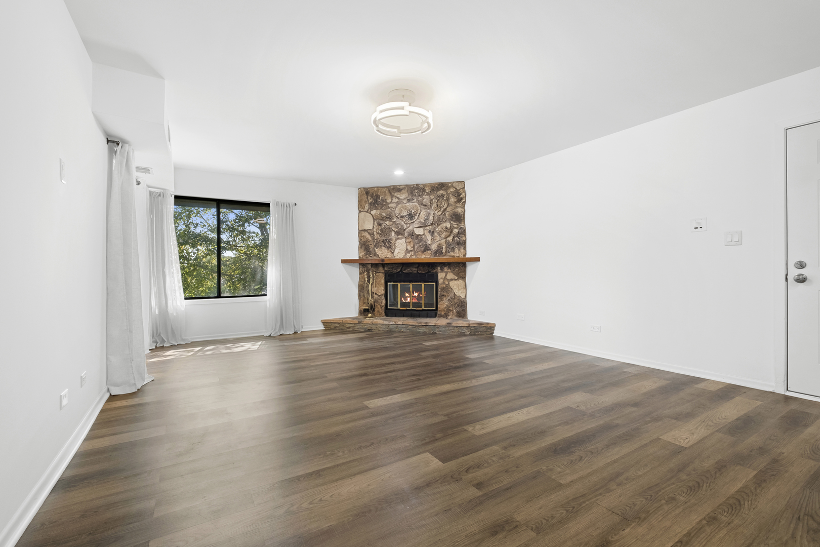 1414 N Sterling Avenue #202, Palatine, IL 60067
